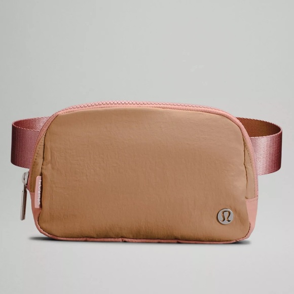 lululemon athletica Handbags - 🌸🌸 NWT LULULEMON EVERYWHERE BELT BAG!! FIRM PRICE!